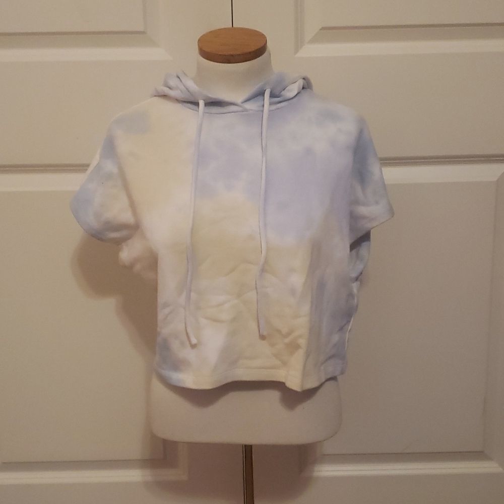 ELODIE Short Sleeve Tie Dye Crop Hoodie Size Small NWOT